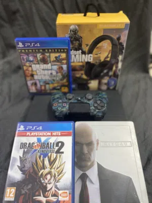 للبيع ps4 بحالة ممتازة ويجي معها 6 اشرطة ومع جهازين