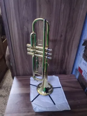الة موسيقية ترومبيت صناعة تشيك مستعمله بحالة الوكالة لون ذهبي