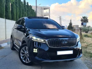 كايا سورينتو موديل 2019 فل مسكر إضافات مع بانوراما / فحص نخب / عداد 72,000 كيلومتر