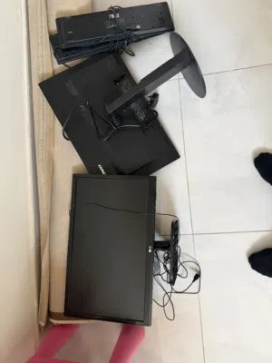 شاشتين للبيع مستعملات نضاف