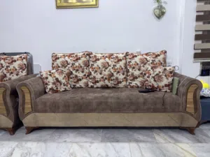 تخم جلوس 10 مقاعد لون جوزي وبيج مع 10 كوشات ذات وجهين مورد وسادة و4 كوشات صغار