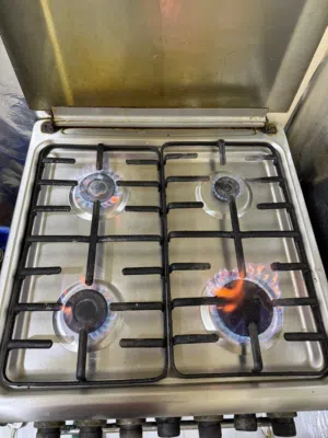 للبيع بوتجاز بحاله جيده مع جره الغاز والمنظم بدون مشاكل  بنى ياس شرق 9