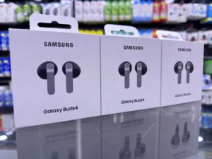 New Samsung Galaxy Buds 4 سماعة سامسونج الجديدة كليا من فئتها متوفرك الان بافضل سعر في ليما موبايل