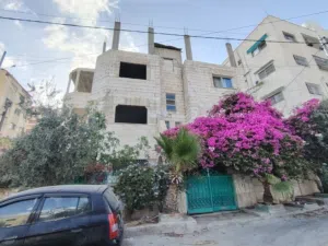 عمارة 3 طوابق للبيع