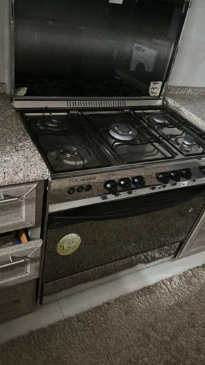 غاز 5 عيون نضيف جدآ ستعمل خفيف