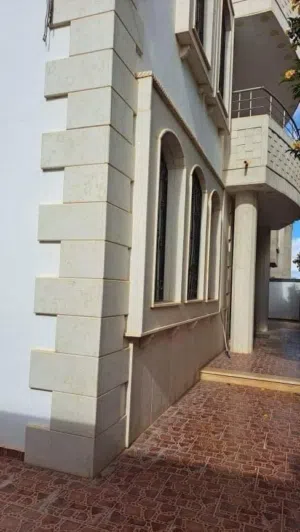 عقار في فنسيا حي الجامعي 1