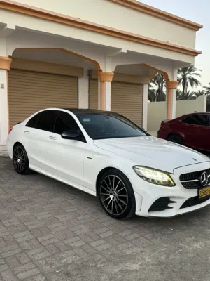 للبيع مرسيدس c300