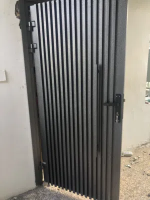 باب المنيوم  بالكامل صبغ ناري للبيع