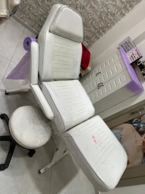 سرير للبشرة + مقعد