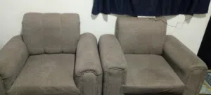 طقم كنب 7 مقاعد بحاله جيده للبيع بسعر مغري
