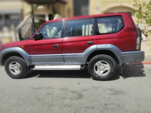 تويوتا برادو موديل 2000 بحالة ممتازة