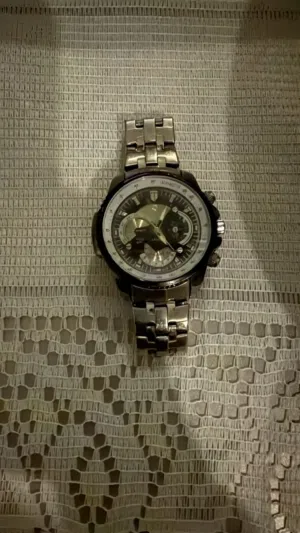 إعلان بيع ساعة Superstar Chronograph المميزة