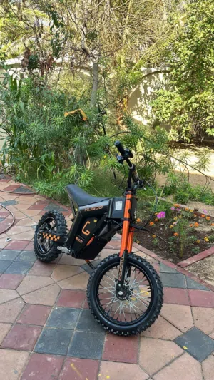 Kugoo wish 01 black and orange 54.8v,21AH1500WH stande,back brake good quality