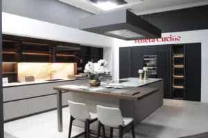 Luxury Veneta Cucine Italian Kitchen Cabinets for Sale للبيع مطبخ فاخر من فينتا الإيطالية