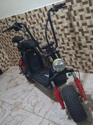 سكوتر للبيع حجم كبير سريع مع شاحنه ومفتاحه