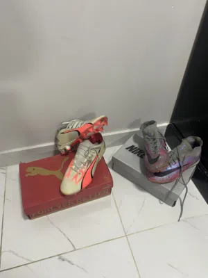 احذيه كره قدم بحاله جيده جدا مخيطين من الاسفل لكي لا يتبطل الأول نايك والثاني بوما وسعر كلاهما 32