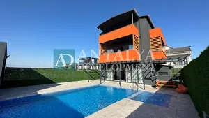 280 m2 4 Bedrooms Villa for Sale in Antalya Antalya