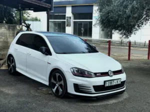 للبيع سيارة GTI 2016 فل فل