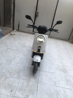 داجه شحن R900سعرها600شعاله كلشي ما بيها يوادلها بتريات ثنين متفوخات