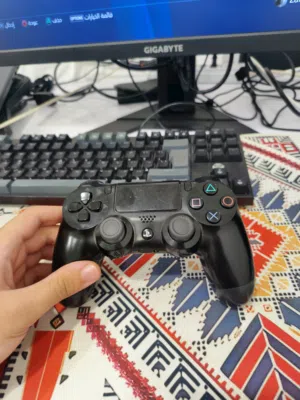 ايد ( كنترولر ) بلاستيشن 4 ( PS4 controller ) اصلية