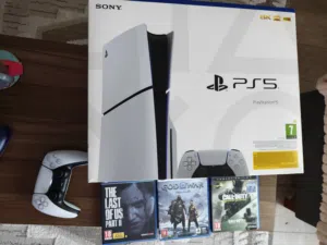 PlayStation 5 slim + 3 games