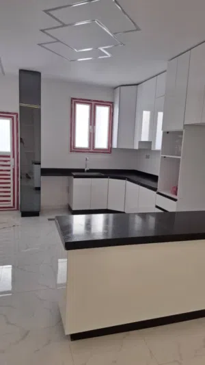 فيلا الحدائق بناء حديث وتشطيب سوبر لوكس