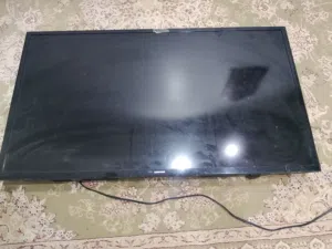 للبيع شاشة سامسونج حط سعرك وشيل الشاشة  مو سمارت