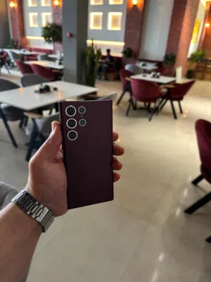 s22 ultra 512 الامريكي. لون ماروني