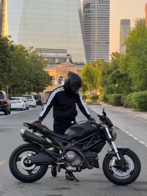 2012 Ducati monster 696