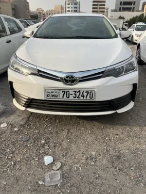 تويوتا كورولا 2018 بحالة ممتازة و 1600 CC
