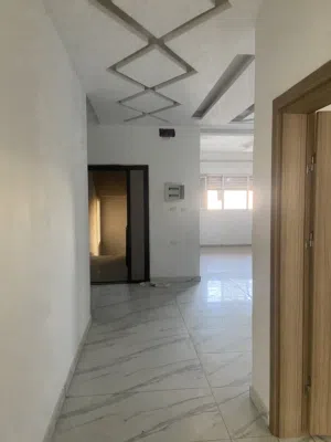 شقة للبيع السراج قرب مسجد المحجة البيضاء