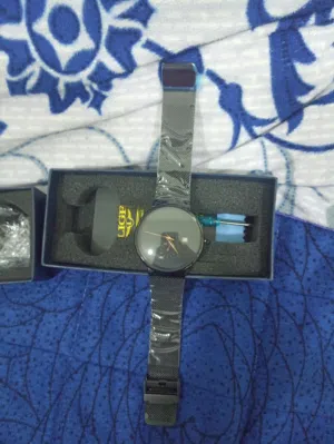 ساعات ماركة متنوعة متوفرة