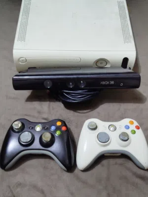اكس بوكس 360 حاله ممتازه مع جميع ملحقاته وفوق 30 سيدي و ايدتين اصليات