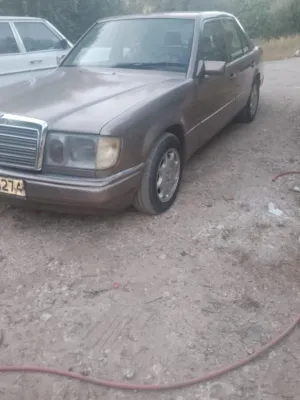 مرسيدس بنز اخرى 230 1990