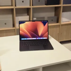 MacBook Air M2 - 15-inch - 8GB RAM - 512GB SSD
