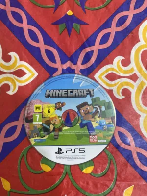 لعبة ماينكرفت سعره كويس وما في اي مخوش وشغال تمام