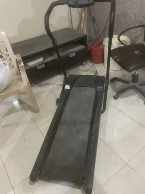 جهاز سير. اومشي رياضي