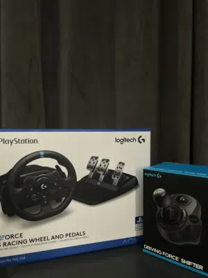 سكان Logitech G923 مع قير و دواسات و جميع الادوات (تم استخدامه مده ثلاث اشهر فقط)