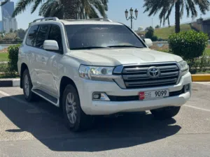 تويوتا لاندكروزر GXR V6 موديل 2018 بحالة الوكالة