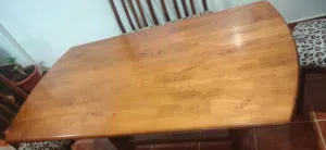 طاولة سفر بحالة وكاله مع 4 كراسي طول الطاوله 180 العرض 43 المهتم يتواصل ع للرقم