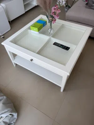 طاوله فخمه للصاله مع سطح زجاجي من ايكيا