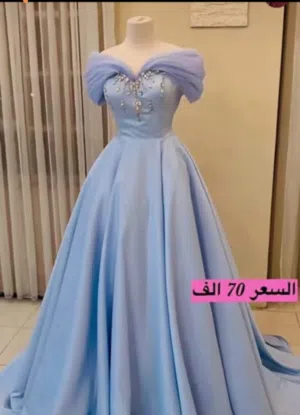 فستان ملبوس مره وحده فقط الفشتان نضيف وكلشي مابي