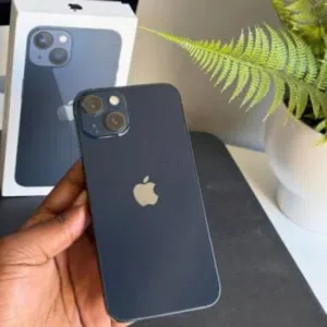 Apple iPhone 13 128 GB in Muharraq
