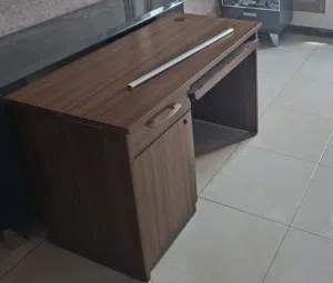 طاولة مكتب هوم سنتر خشب اصلي Office table