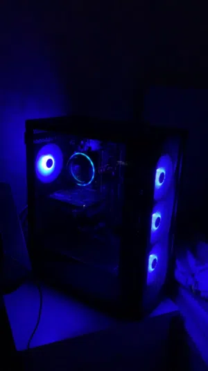 بي سي للبيع 1200 درهم او للبدل ب سوني 5