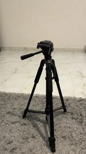 ستاند تصوير ثلاثي (Tripod) احترافي للكاميرات والهواتف والإضاءة