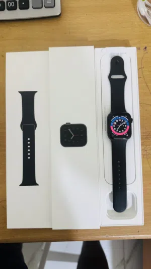 (Combo) Apple Used SmartWatch SE series 44mm & AirPod pro in Excellent Condition for Sale.