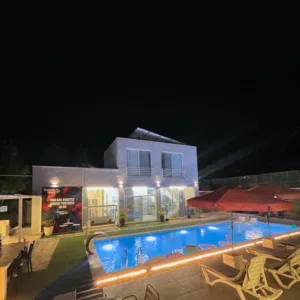 شاليه في البحر الميت الرامة بجانب فندق البحيرة للبيع