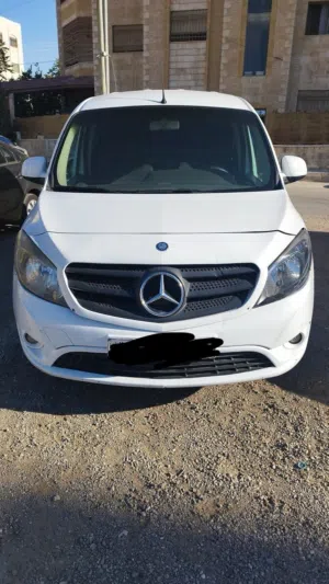 مرسيديس فان سيتان للبيع