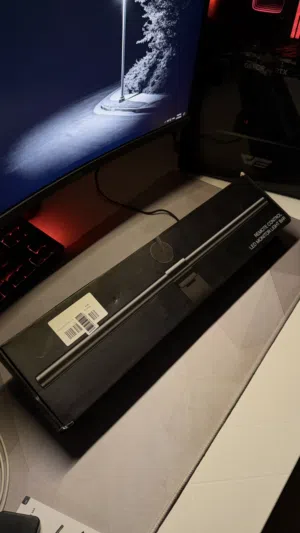 مصباح led لفوق الشاشة